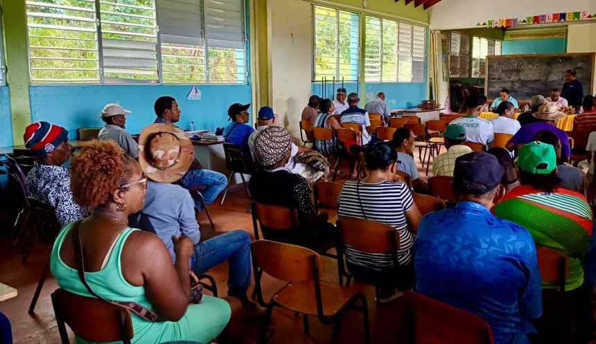 Ministry meets farmers after East Dominica floods